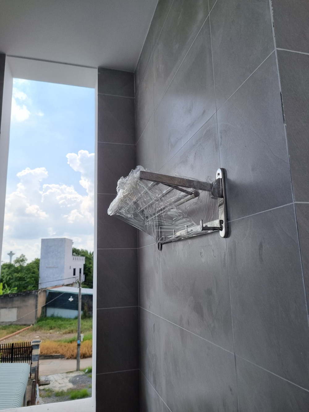 Đánh giá sản phẩm Máng khăn tháp Hita HG17