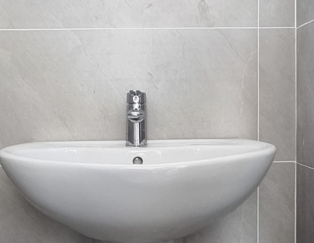 Đánh giá sản phẩm Vòi lavabo nóng lạnh New Standard TOTO TVLM102NSR