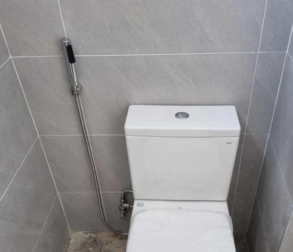 Đánh giá sản phẩm Vòi xịt vệ sinh Caesar BS308CW