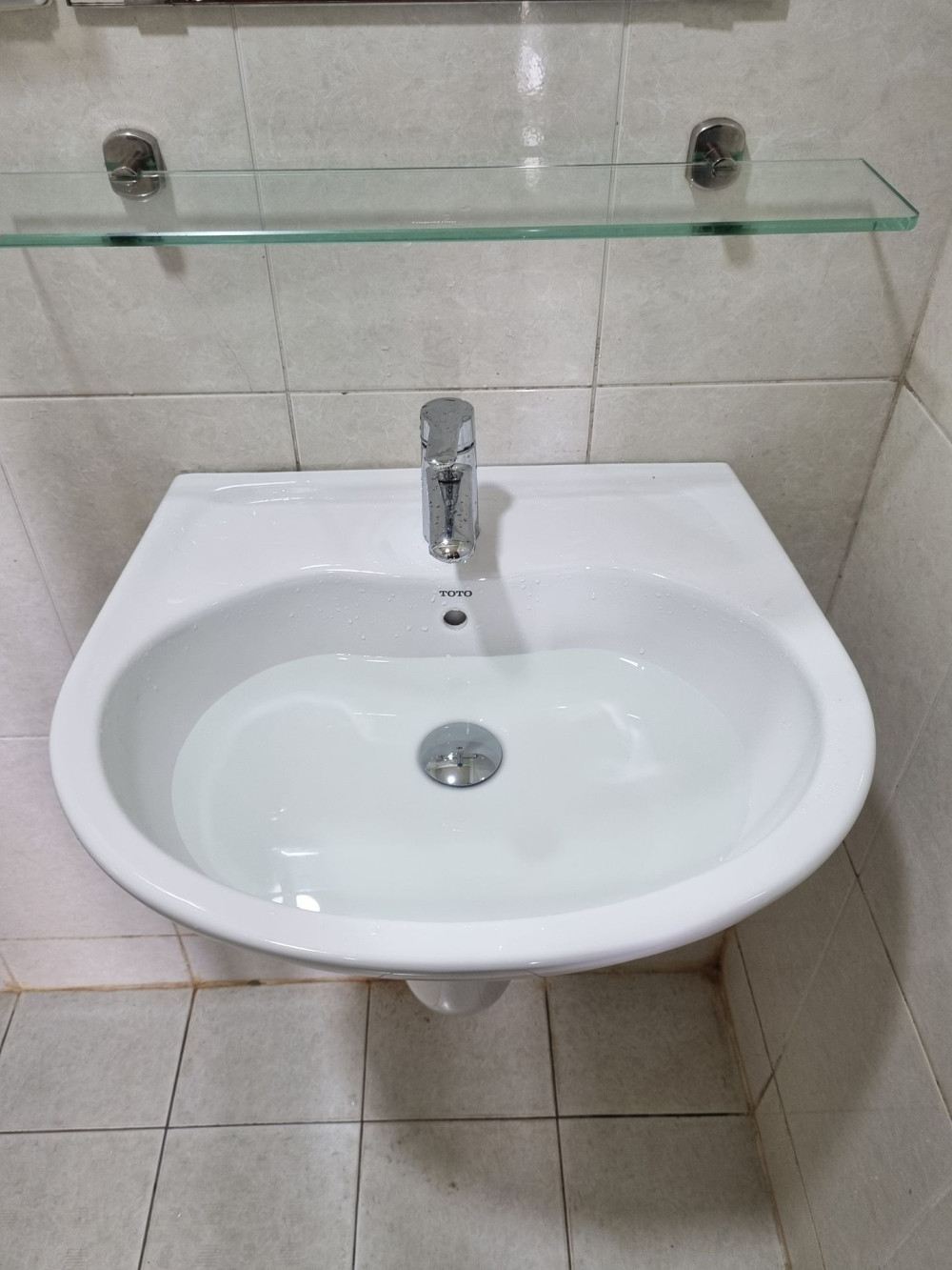 Đánh giá sản phẩm Chậu lavabo treo tường TOTO LHT236CS chân lửng