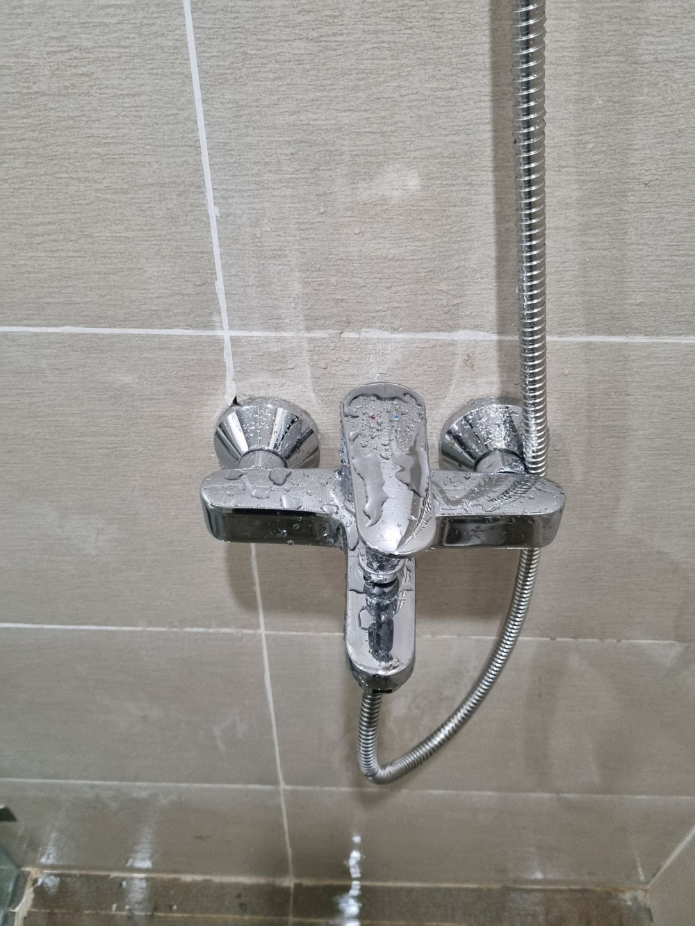 Đánh giá sản phẩm Vòi sen nóng lạnh American Standard WF-B211 (WFB211)