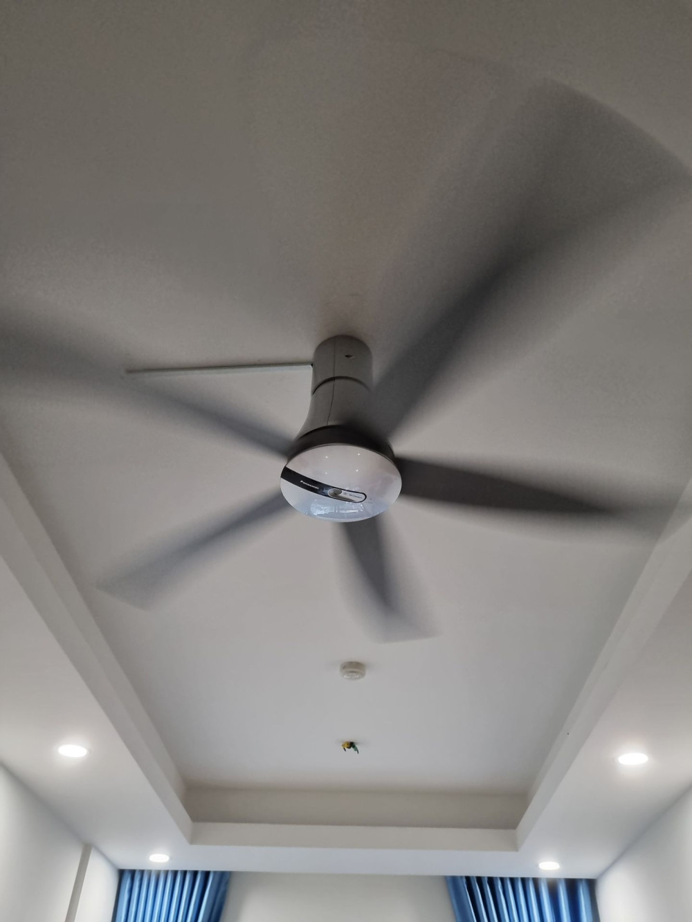 Đánh giá sản phẩm Quạt trần 5 cánh điều khiển từ xa Panasonic F-60TAN