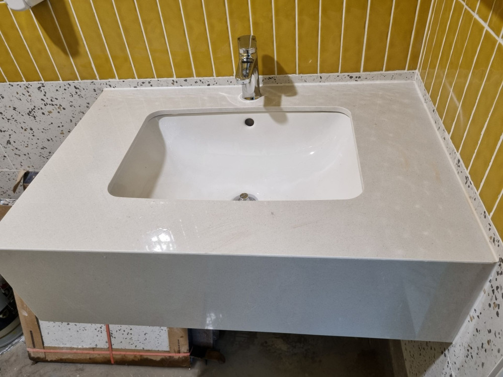 Đánh giá sản phẩm Chậu rửa mặt lavabo âm bàn INAX AL-2298V/BW1 men Aqua Ceramic