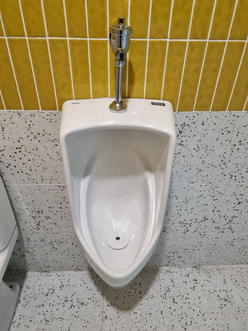 Đánh giá sản phẩm Bồn tiểu nam INAX AU-431VR (AU431VR)