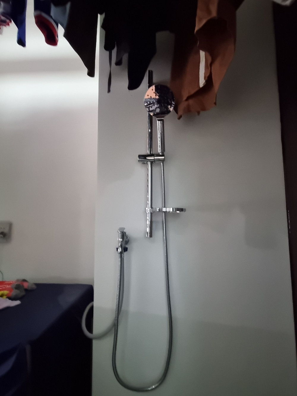 Đánh giá sản phẩm Bộ tay sen tắm và thanh trượt kèm kệ Esslinger FJ06-1A