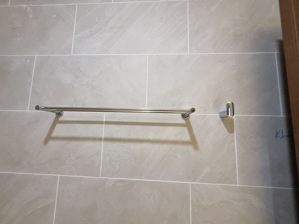 Đánh giá sản phẩm Thanh vắt khăn đôi TOTO YT406W6V