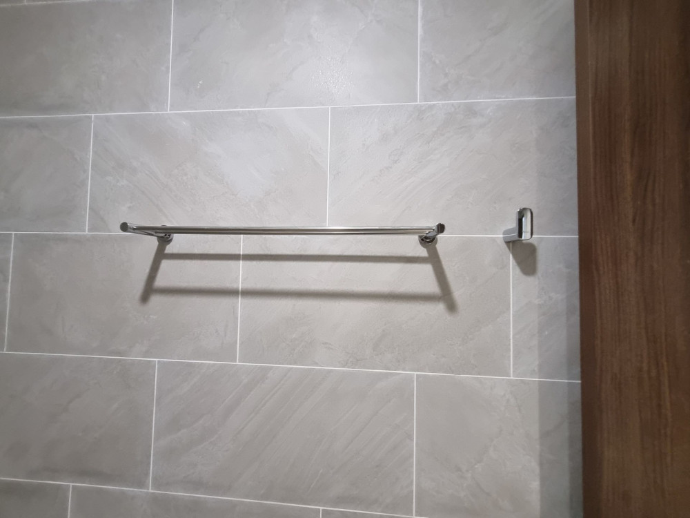 Đánh giá sản phẩm Thanh vắt khăn đôi TOTO YT406W6V