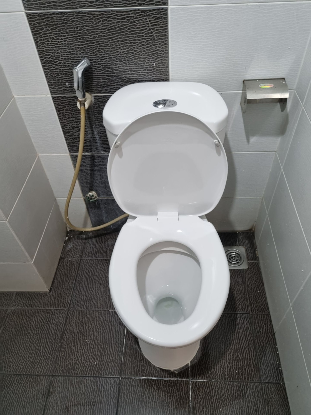 Đánh giá sản phẩm Bồn cầu 2 khối Viglacera VI66 nắp thường / nắp êm