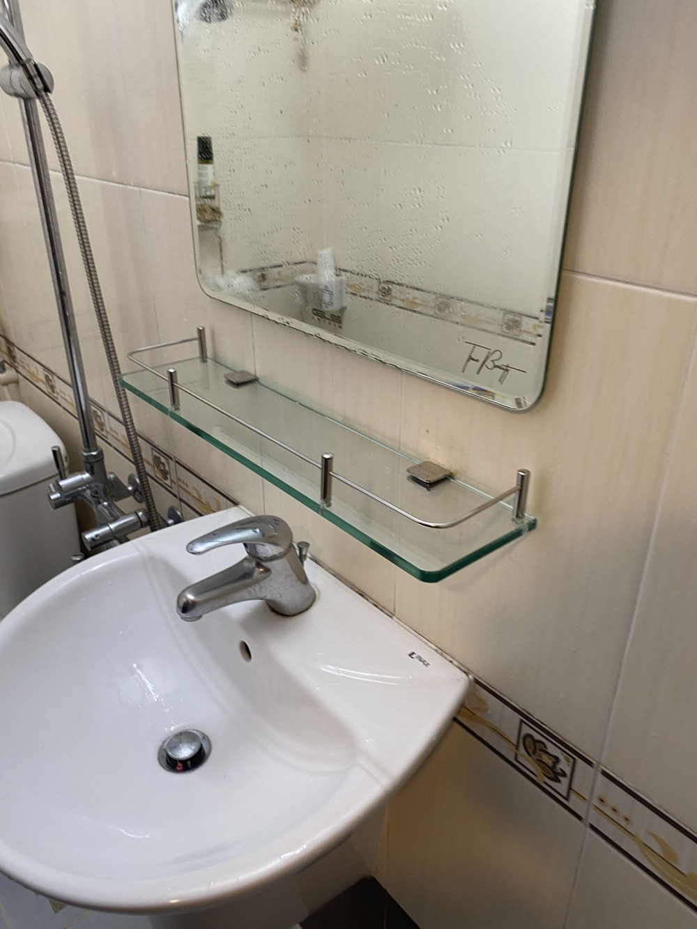 Đánh giá sản phẩm Kệ kiếng 1 rào pass vuông inox 304 Tovashu KT1