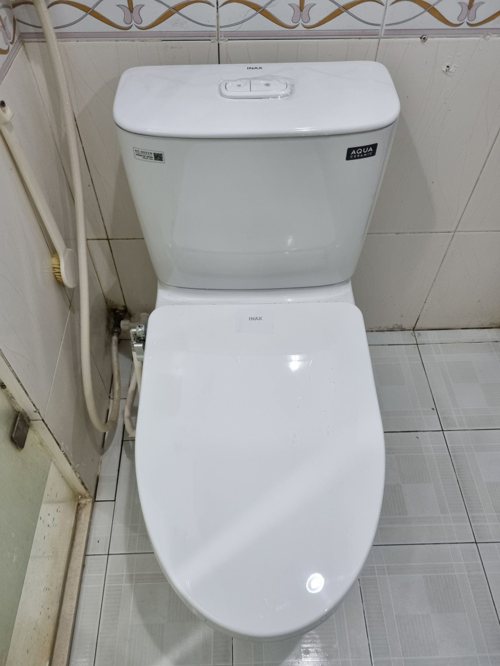 Đánh giá sản phẩm Bồn cầu 2 khối nắp rửa cơ INAX AC-602 + CW-S15VN