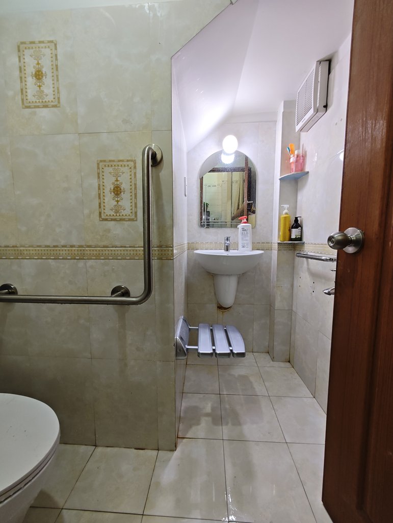Đánh giá sản phẩm Ghế phòng tắm treo tường MANHATTAN MC-3