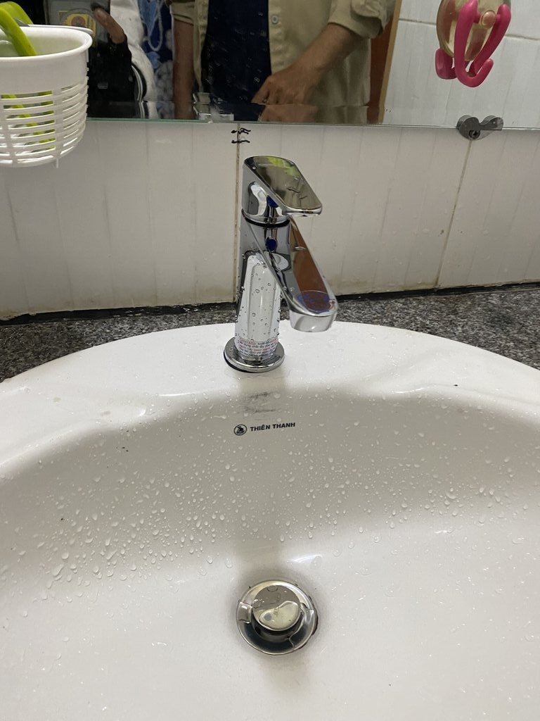 Đánh giá sản phẩm Vòi chậu lavabo lạnh Caesar B060CU