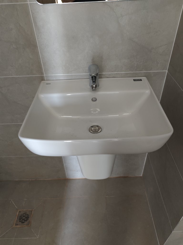 Đánh giá sản phẩm Vòi chậu lavabo lạnh Caesar B109CU
