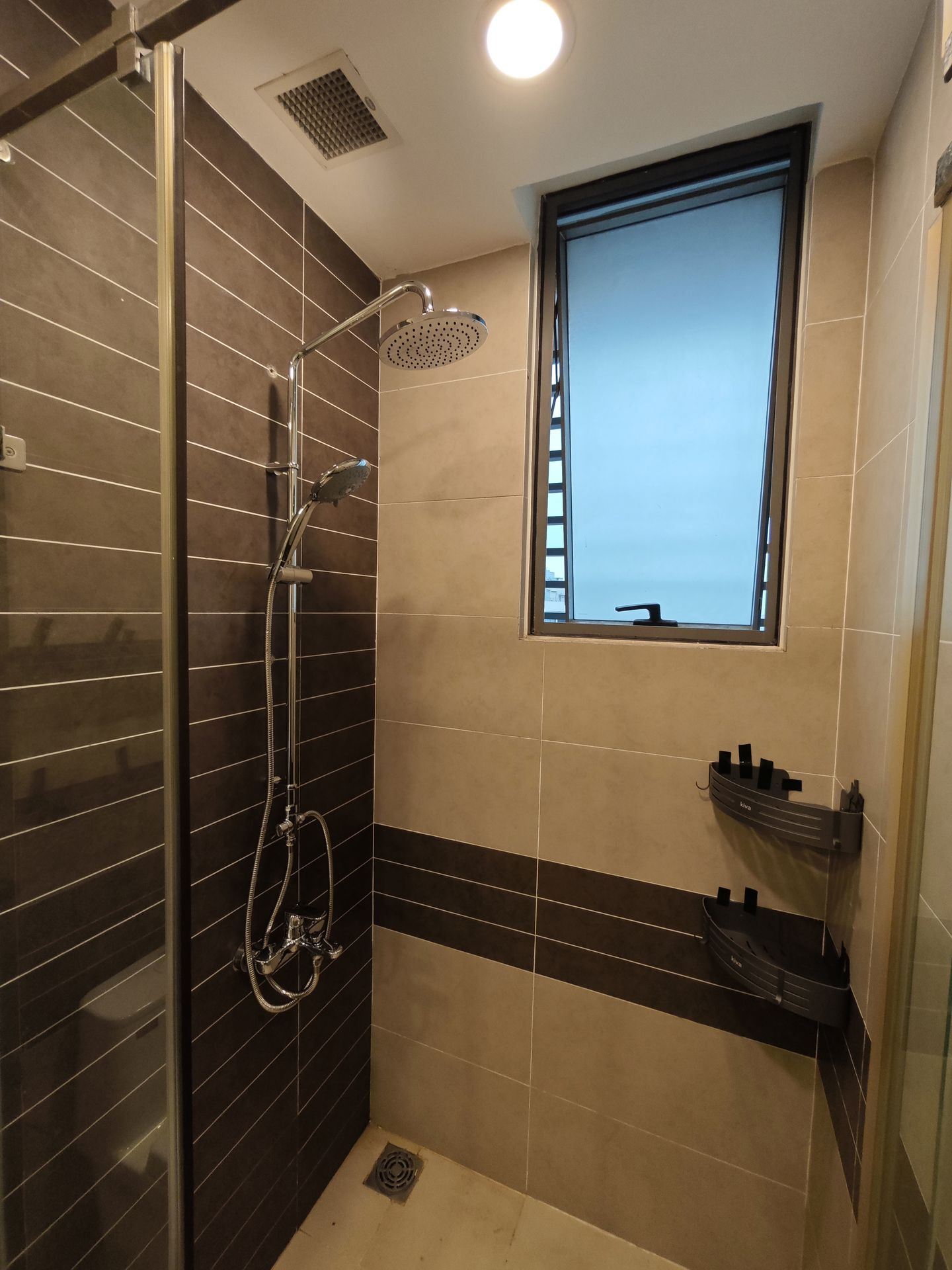 Đánh giá sản phẩm Bộ sen cây tắm nóng lạnh INAX BFV-1405S (BFV1405S)