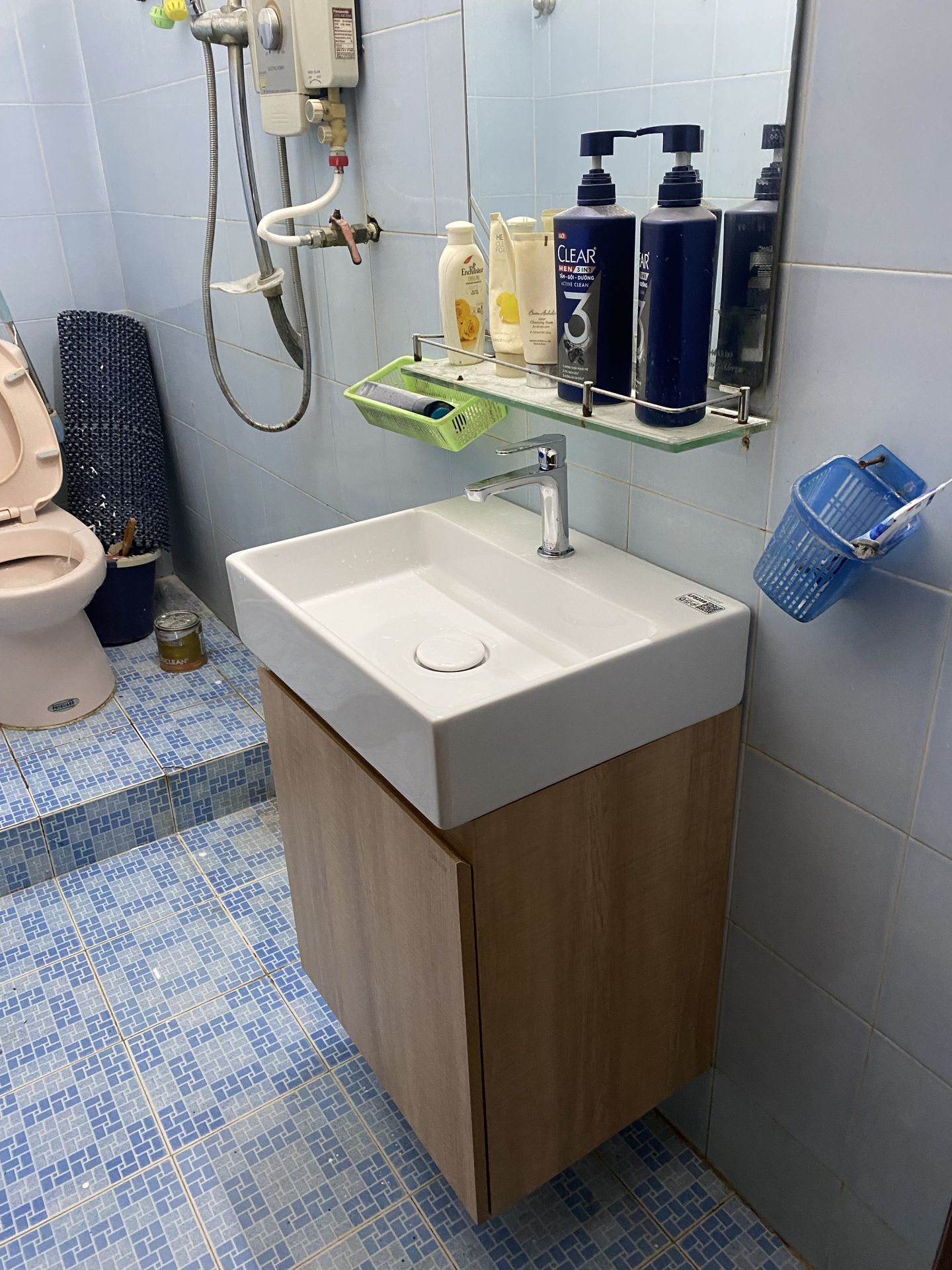 Đánh giá sản phẩm Vòi chậu lavabo lạnh Caesar B060C