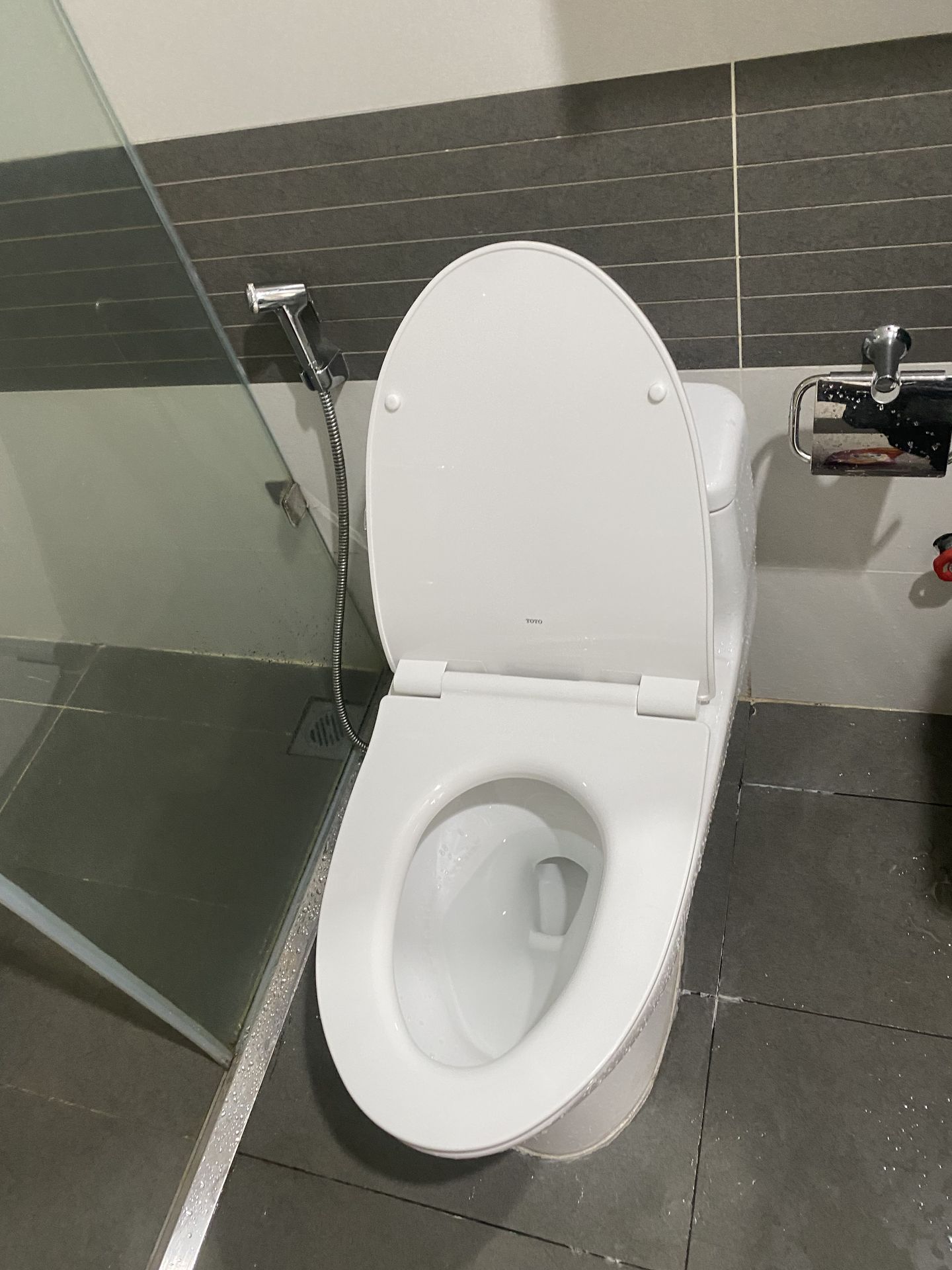 Đánh giá sản phẩm Nắp bồn cầu đóng êm TOTO TC600VS (T8)