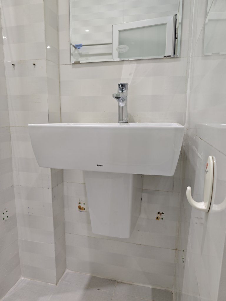 Đánh giá sản phẩm Vòi lavabo nóng lạnh Rei-S TOTO TTLR302F-1NR