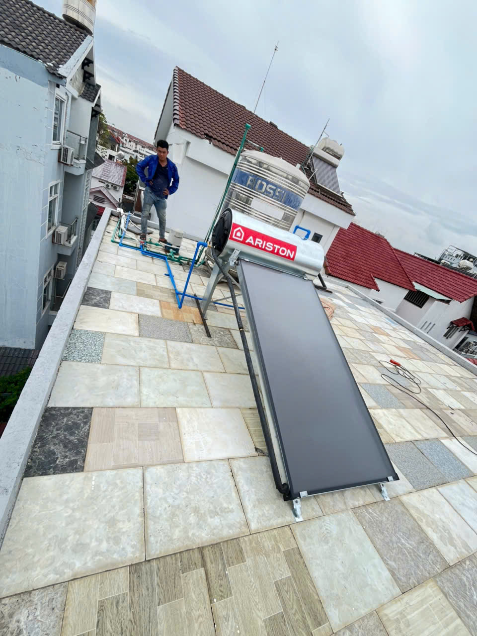 Đánh giá sản phẩm Máy nước nóng năng lượng mặt trời tấm phẳng Ariston KAIROS THERMO DR-2