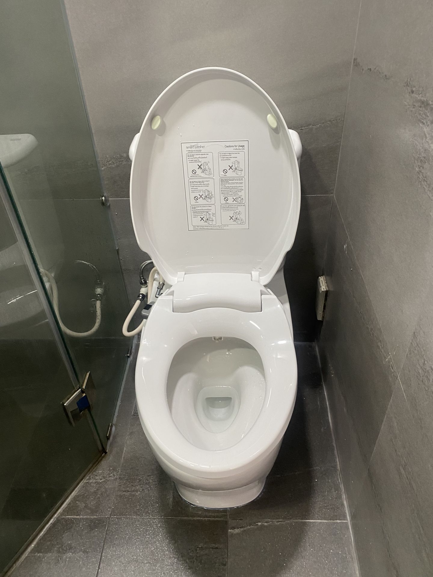 Đánh giá sản phẩm Bồn cầu 2 khối American Standard VF-2162S (VF2162S) nắp rửa cơ Slim