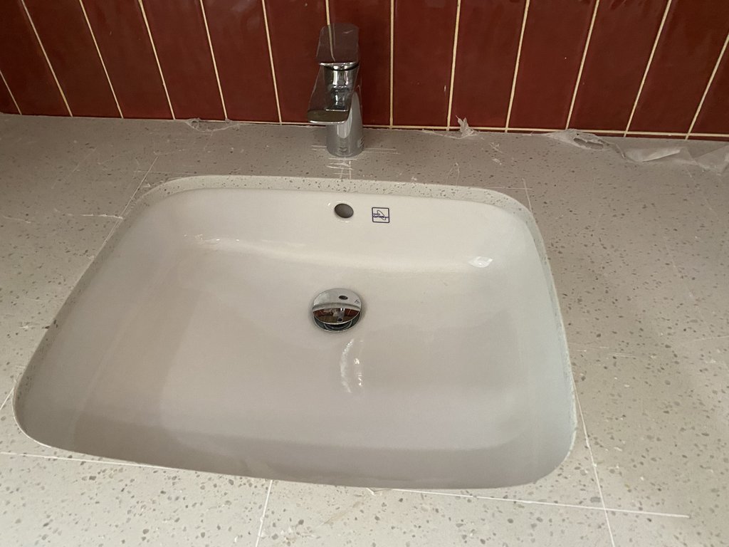 Đánh giá sản phẩm Chậu rửa mặt lavabo âm bàn TOTO LT765#XW