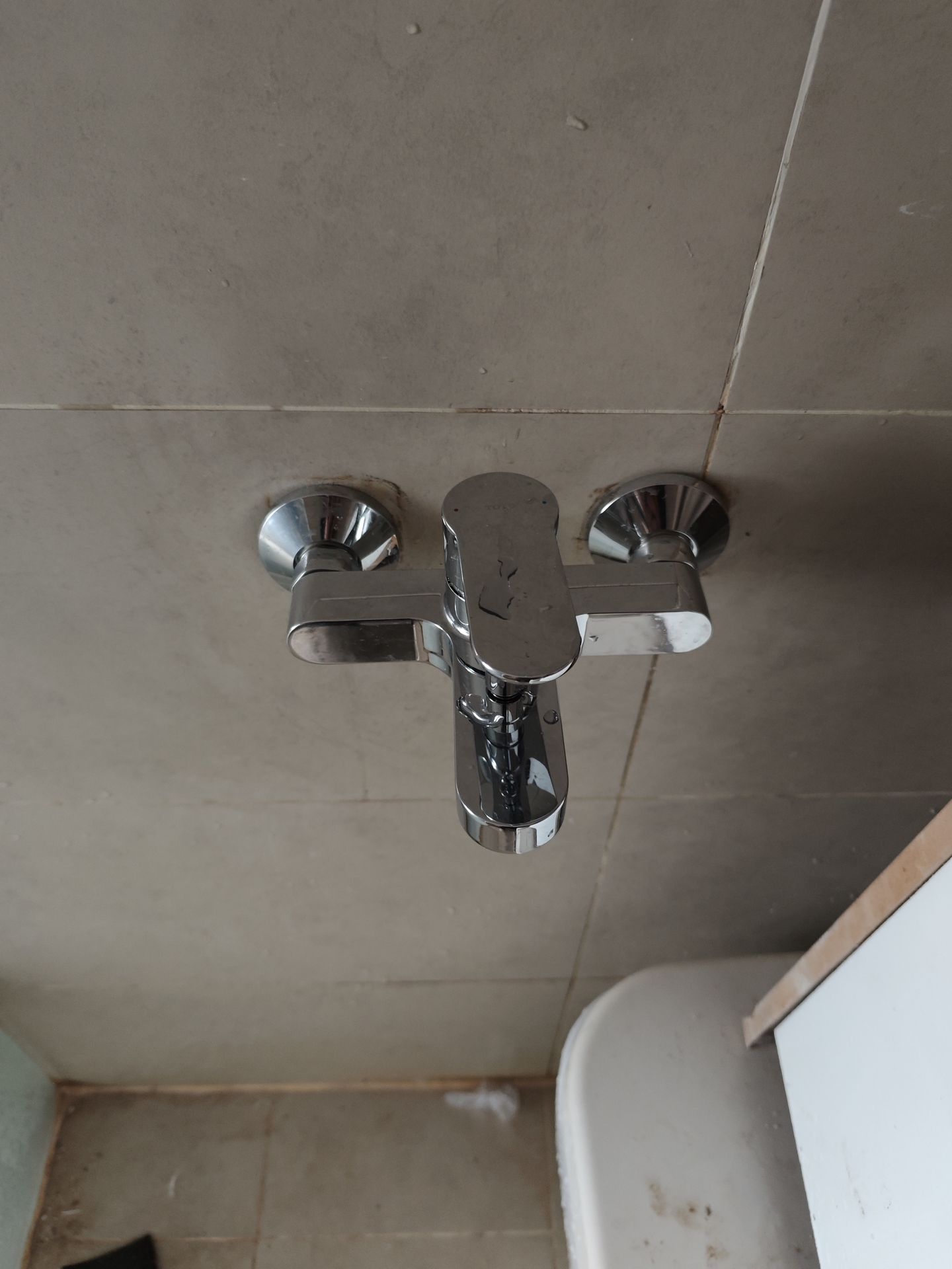 Đánh giá sản phẩm Củ sen tắm nóng lạnh LH Series TOTO TBS06302V