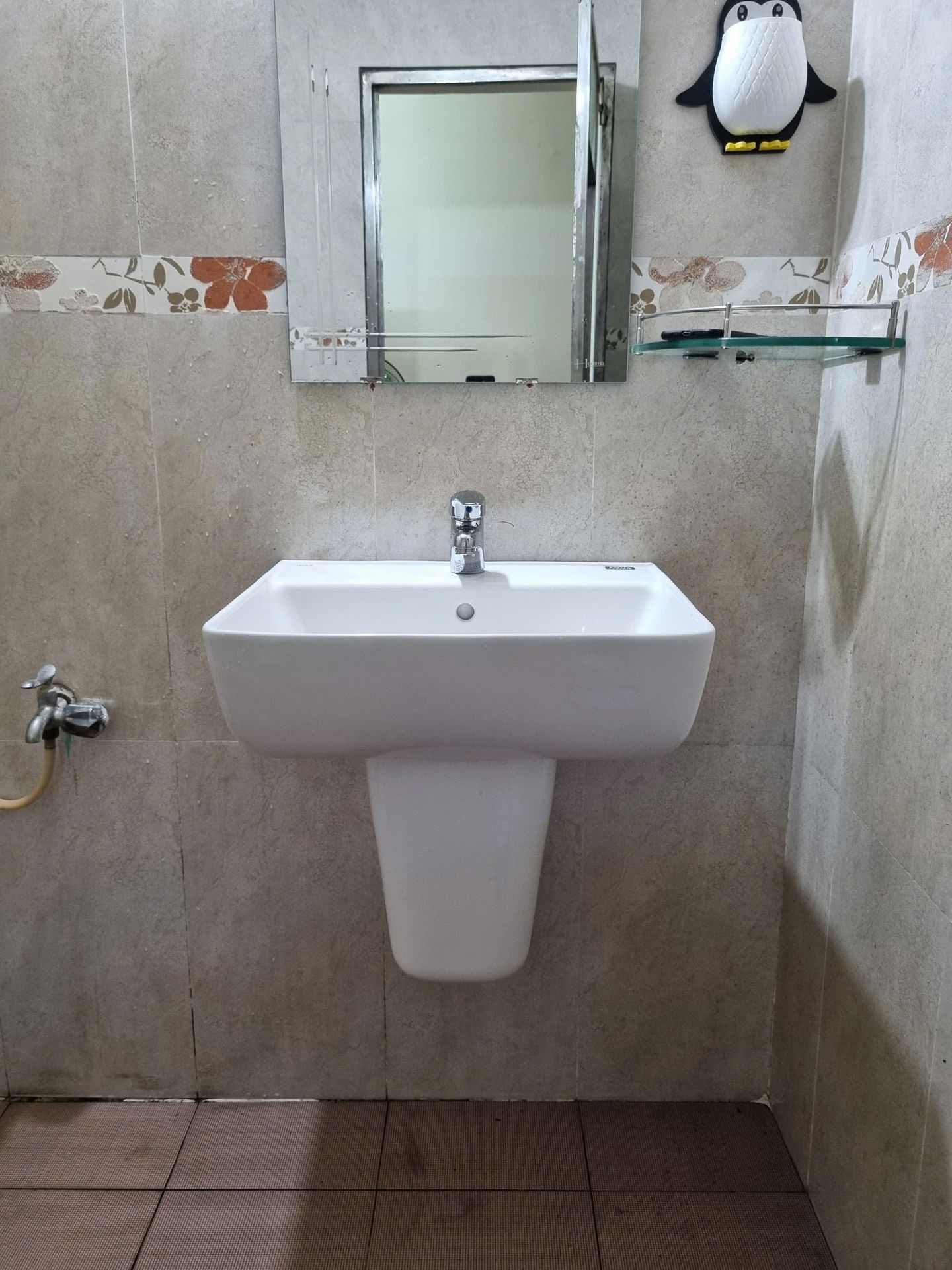 Đánh giá sản phẩm Chân chậu lavabo lửng INAX L-298VC (L298VC)