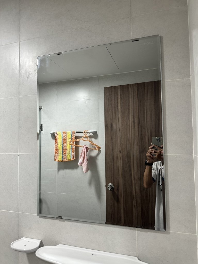 Đánh giá sản phẩm Gương trơn GLS HS00R51 chữ nhật đứng 60x80cm vát cạnh