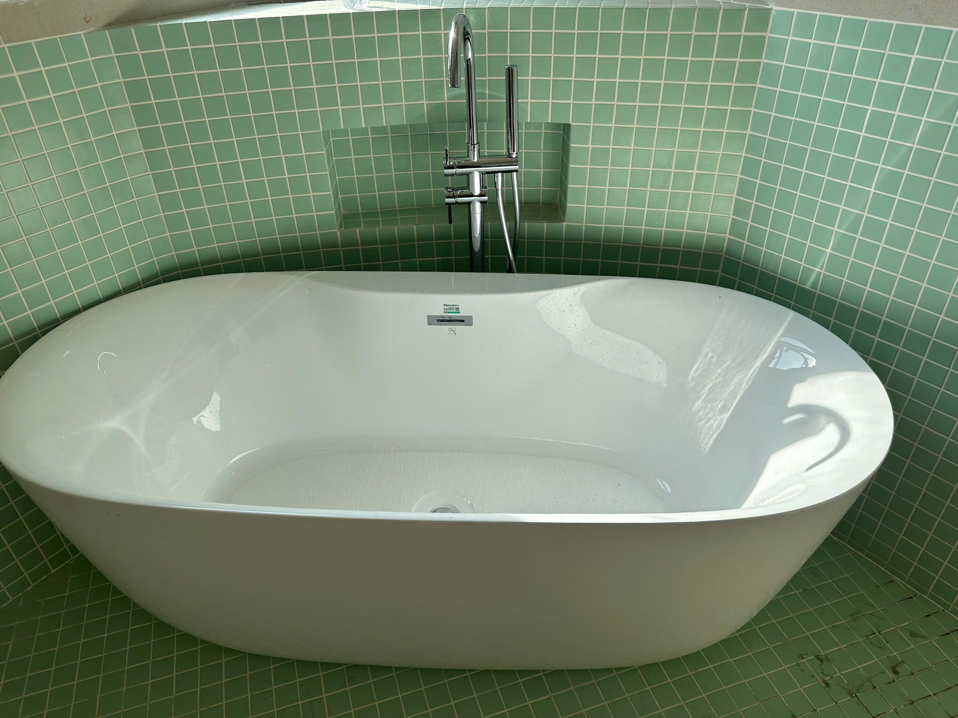 Đánh giá sản phẩm Bồn tắm đặt sàn 1.7m MOWOEN MW8237-170