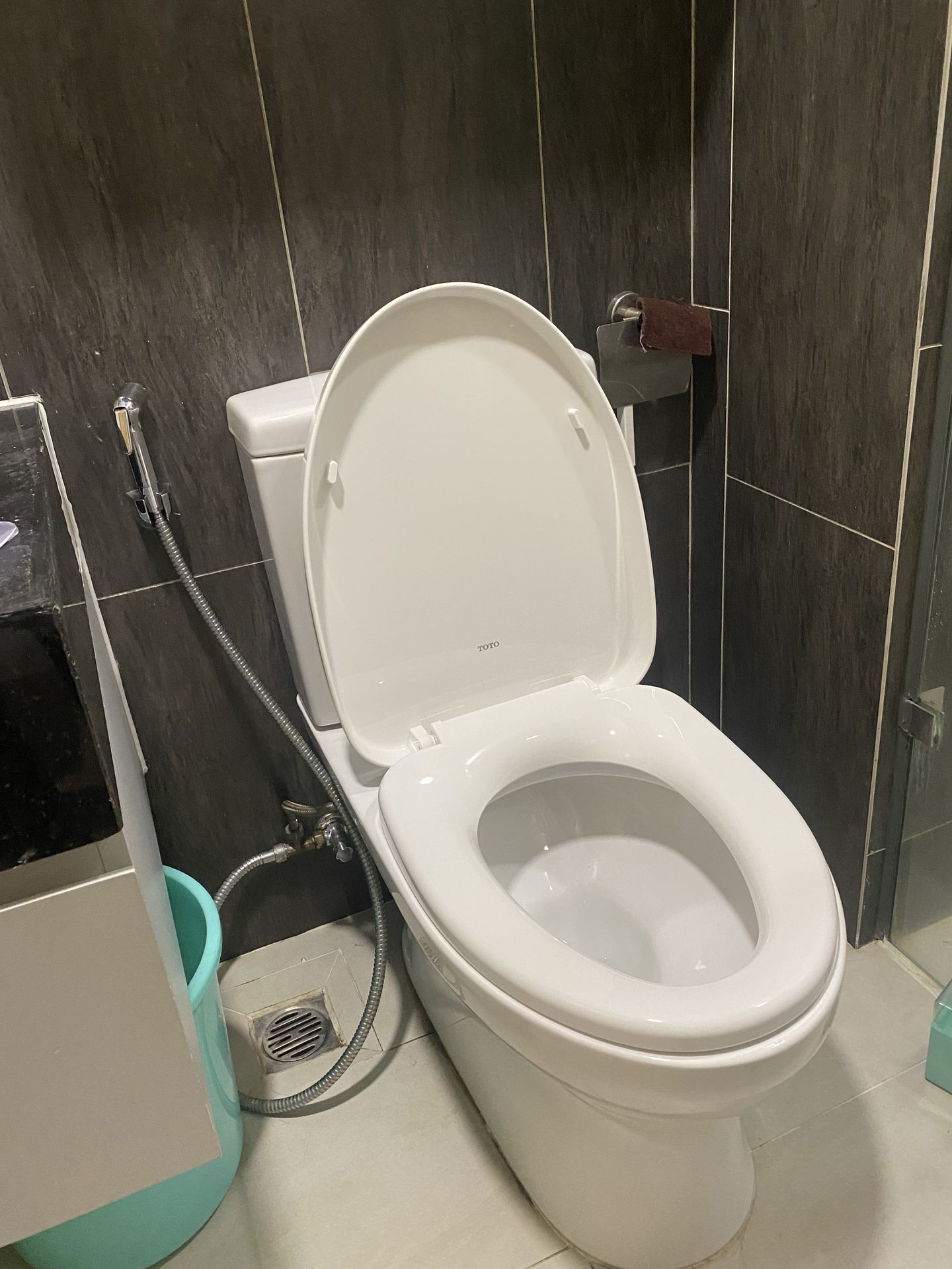 Đánh giá sản phẩm Nắp bồn cầu đóng êm TOTO TC385VS (T3)