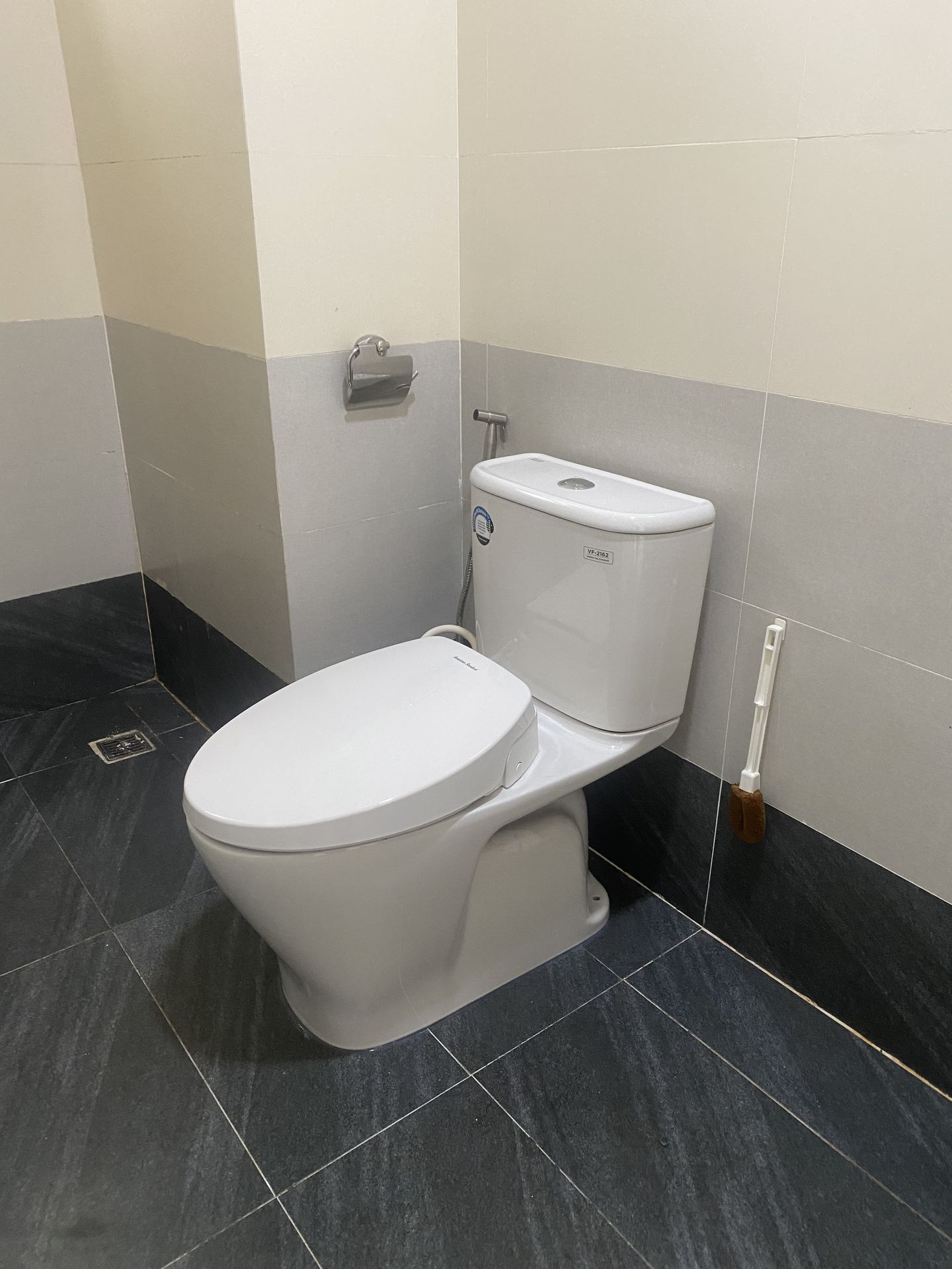 Đánh giá sản phẩm Bồn cầu 2 khối American Standard VF-2162S (VF2162S) nắp rửa cơ Slim