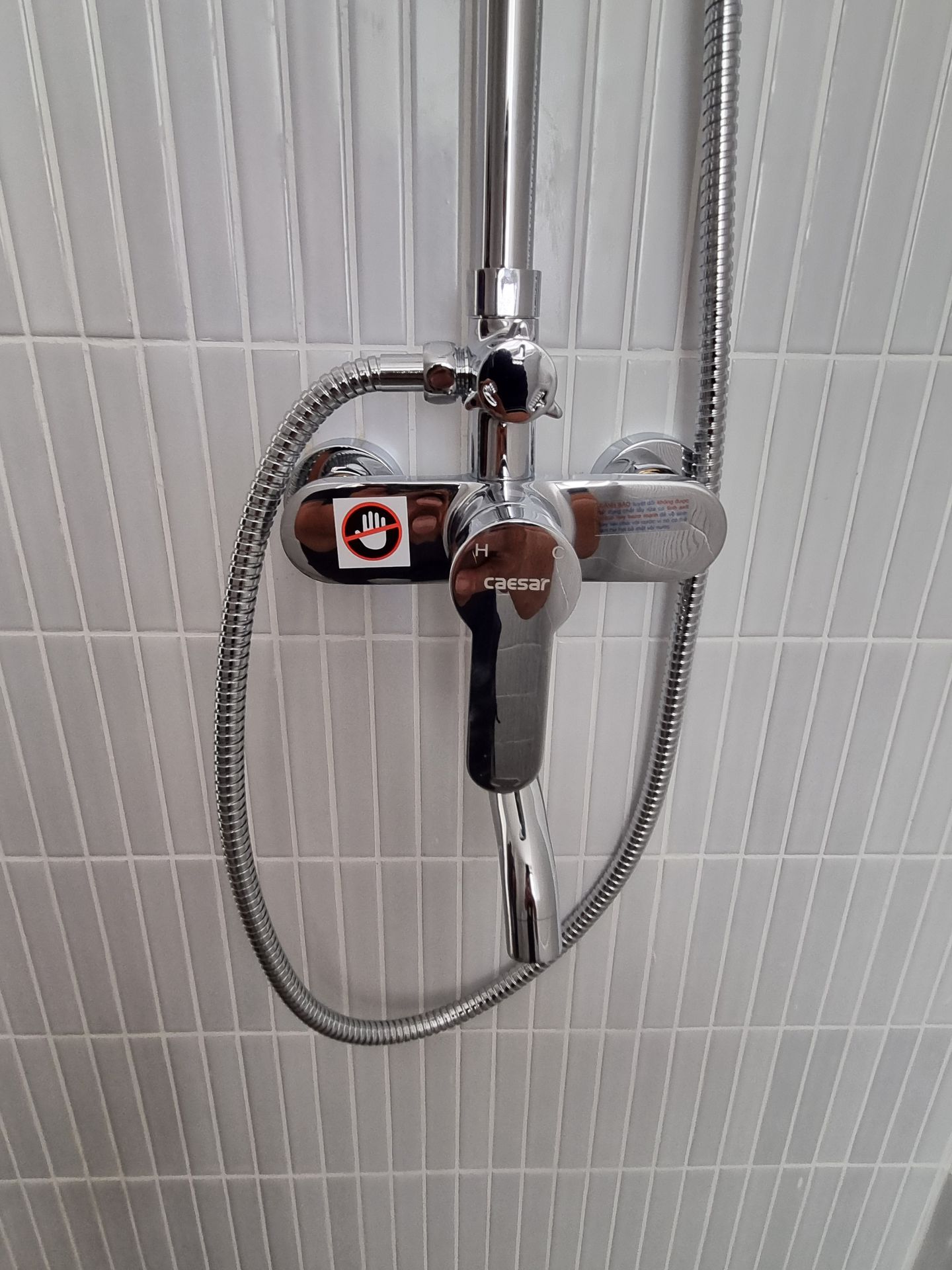 Đánh giá sản phẩm Bộ sen tắm cây nóng lạnh Caesar S578C