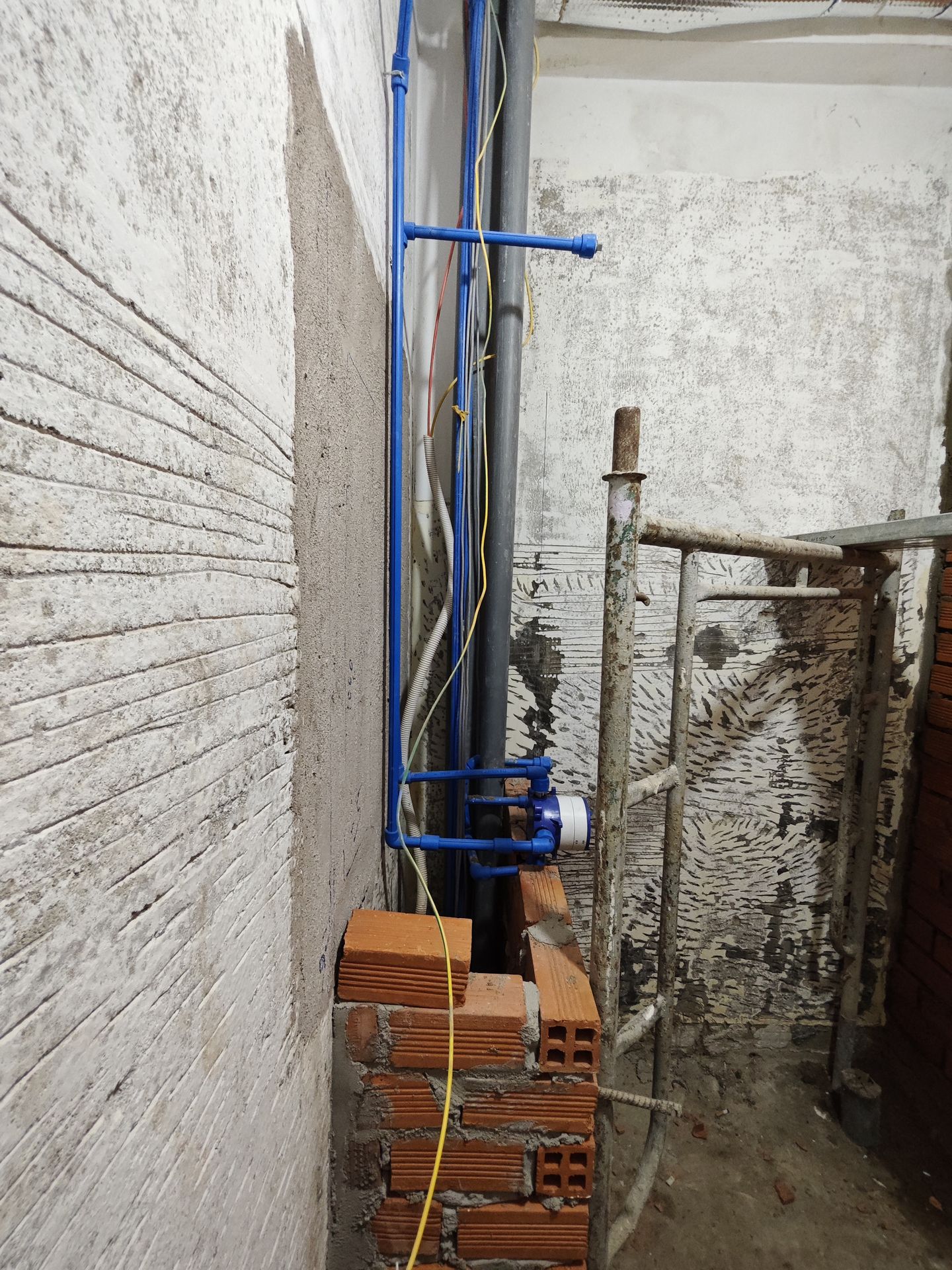 Đánh giá sản phẩm Van gật gù điều chỉnh nóng lạnh kèm nút chuyển hướng và phụ kiện âm tường TOTO TBG02304BA TBN01001B