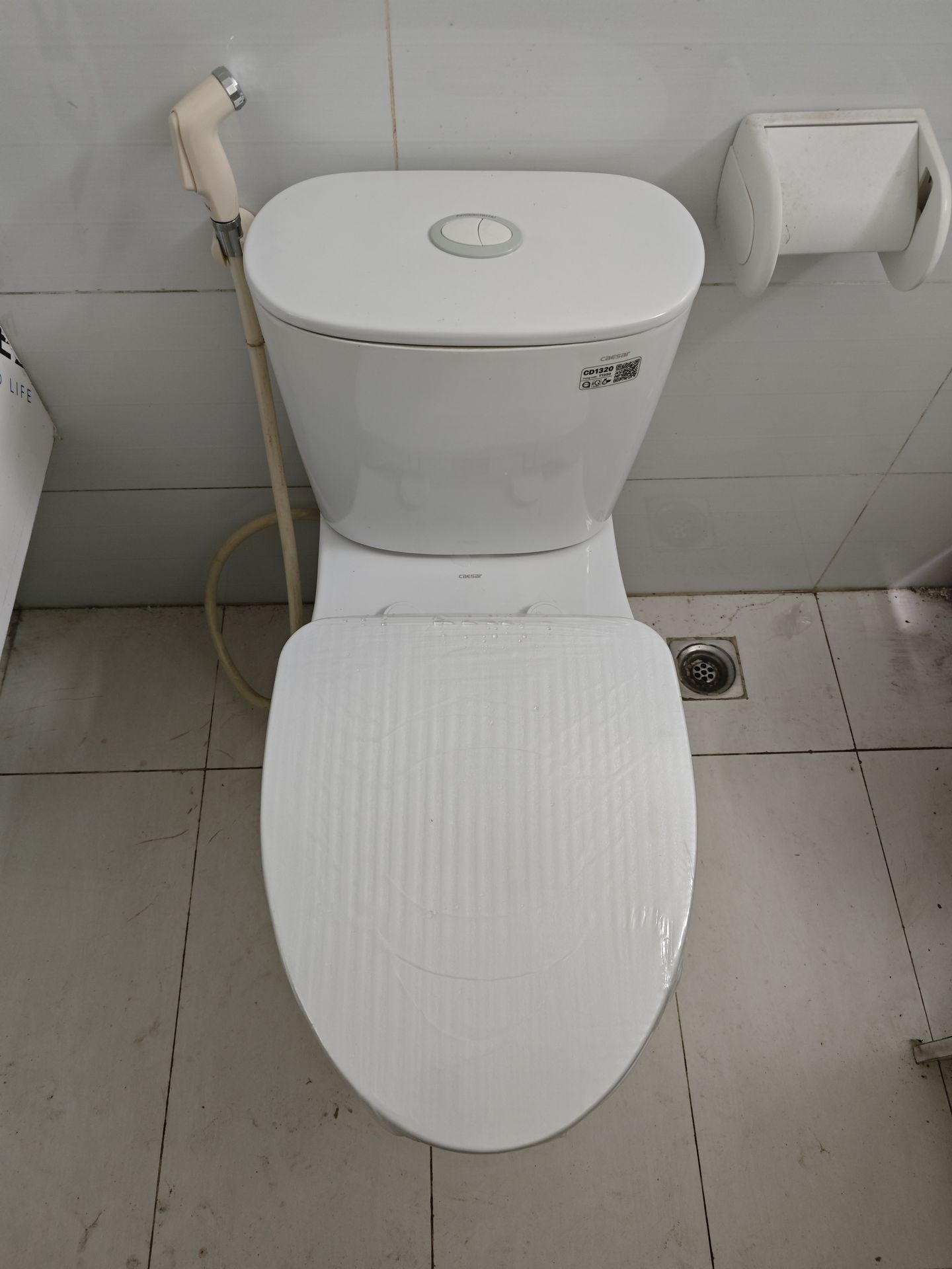 Đánh giá sản phẩm Bồn cầu 2 khối Caesar CD1320 nắp đóng êm