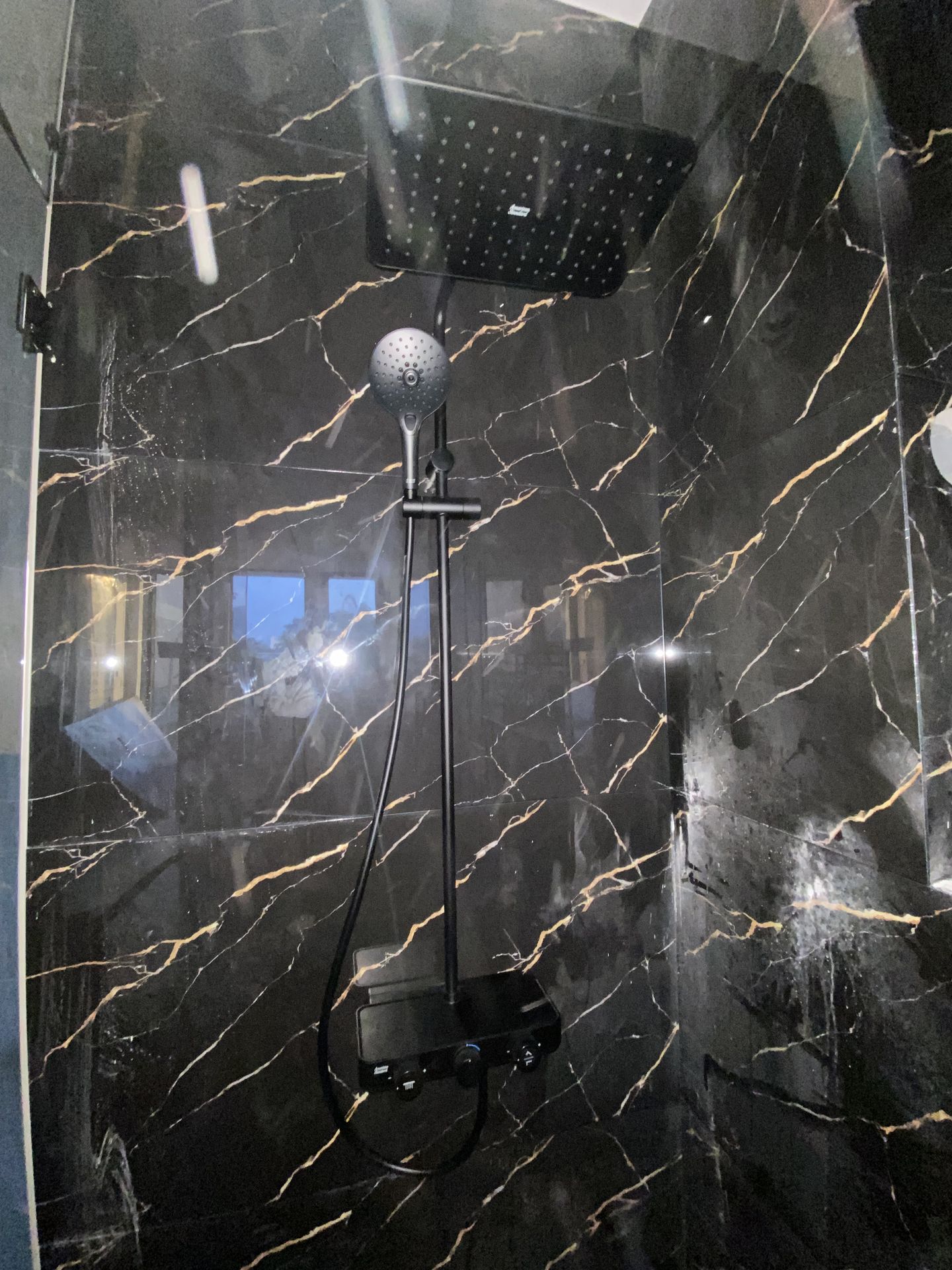 Đánh giá sản phẩm Sen tắm cây đứng cảm biến nhiệt American Standard EasySET WF-4956 (WF4956)