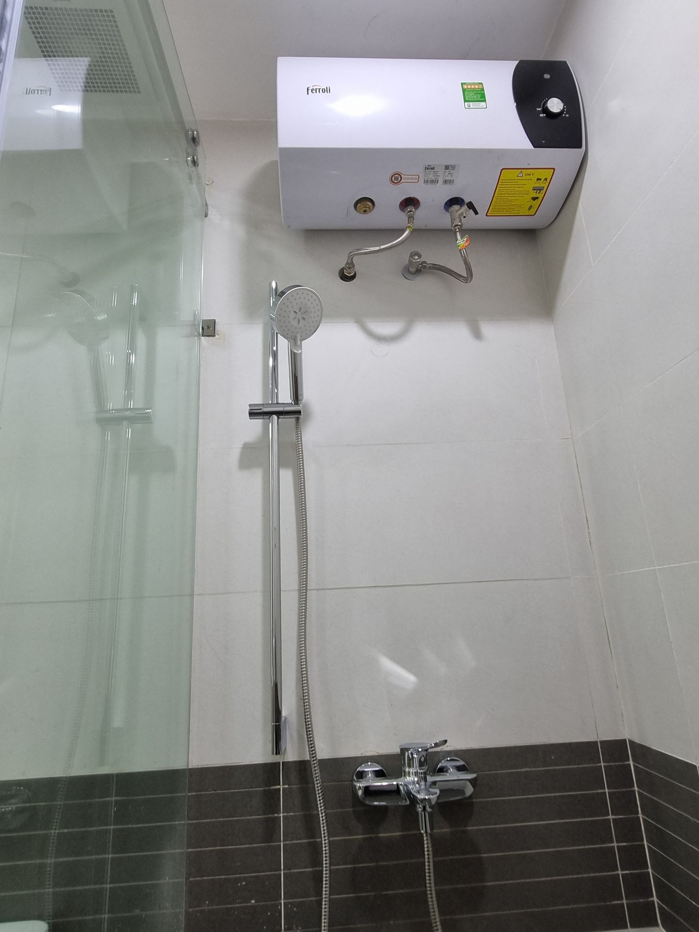 Đánh giá sản phẩm Bộ sen tắm nóng lạnh TOTO TBG01302VA TBW07009A (3 chế độ)