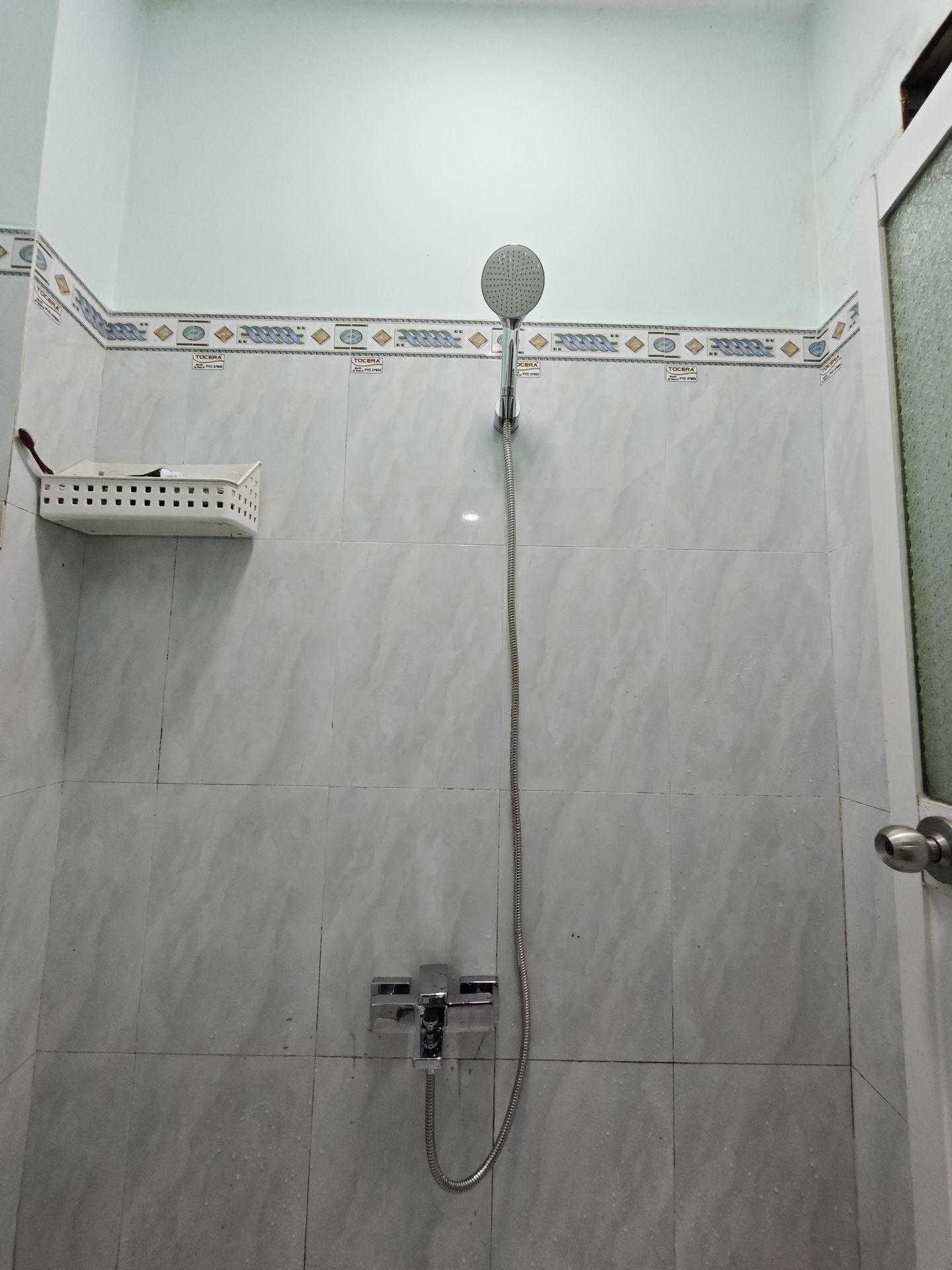 Đánh giá sản phẩm Tay sen tắm TOTO TBW09000V (1 chế độ)