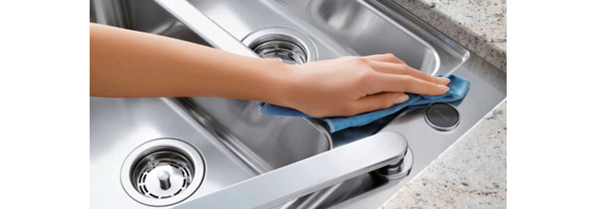Mách bạn cách khắc phục bồn rửa chén bị đổ mồ hôi hiệu quả