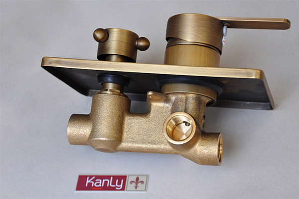 Bộ sen tắm âm tường nóng lạnh bằng đồng Kanly GCS75