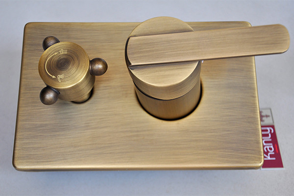 Bộ sen tắm âm tường nóng lạnh bằng đồng Kanly GCS75