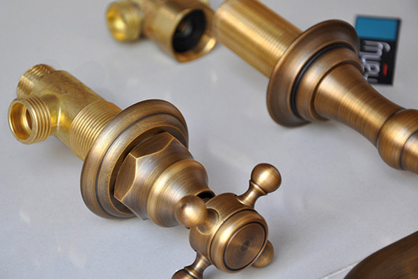 Bộ sen tắm gắn bồn bằng đồng Kanly GCB08