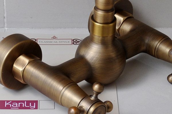 Vòi âm tường nóng lạnh bằng đồng Kanly GCT06