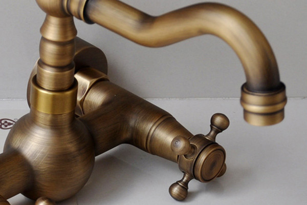 Vòi âm tường nóng lạnh bằng đồng Kanly GCT06