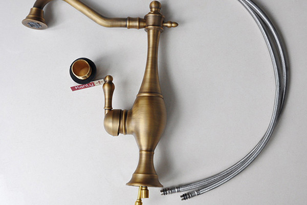 Vòi rửa bát nóng lạnh bằng đồng Kanly GCC06