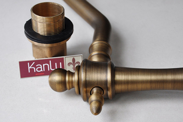 Vòi rửa bát nóng lạnh bằng đồng Kanly GCC06