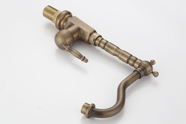 Vòi rửa bát nóng lạnh bằng đồng Kanly GCC04