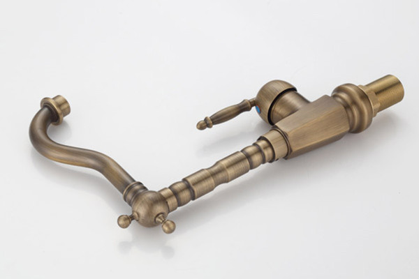 Vòi rửa bát nóng lạnh bằng đồng Kanly GCC04