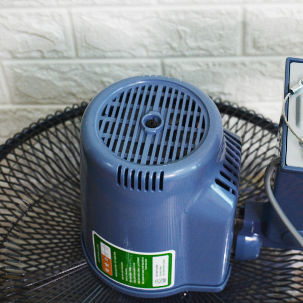 Quạt treo tường Panasonic có remote F-409MB