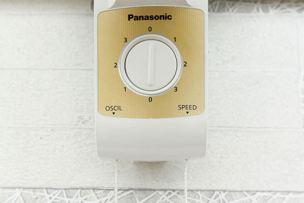 Quạt treo tường Panasonic F-409U