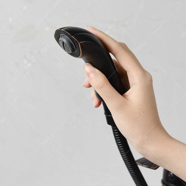 Vòi nước lavabo nóng lạnh có dây rút bằng đồng Kanly GCV42B