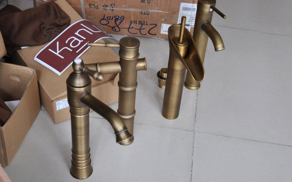 Vòi chậu lavabo nóng lạnh bằng đồng Kanly GCA13/GCV13